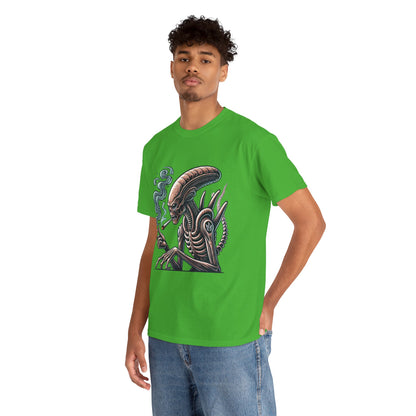 Alien Smoking Graphic Tee — Retro Sci‑Fi Xenomorph Illustration