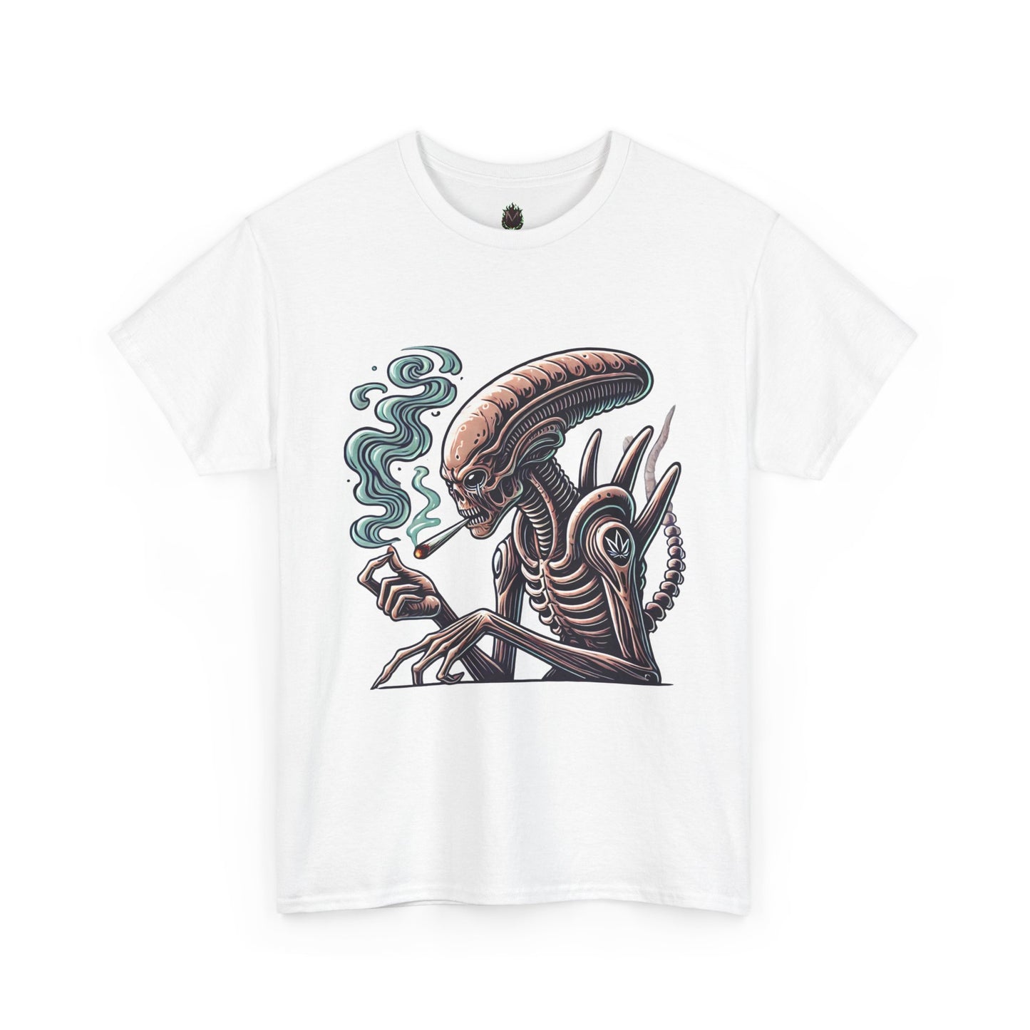 Alien Smoking Graphic Tee — Retro Sci‑Fi Xenomorph Illustration