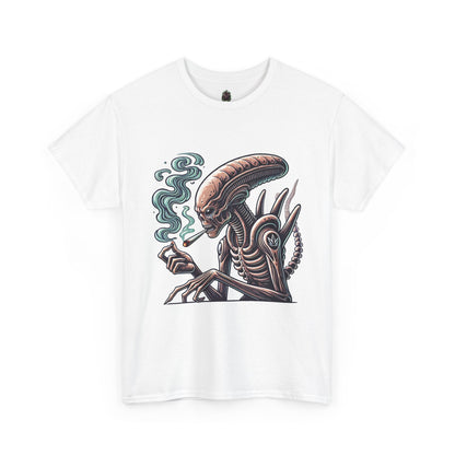 Alien Smoking Graphic Tee — Retro Sci‑Fi Xenomorph Illustration