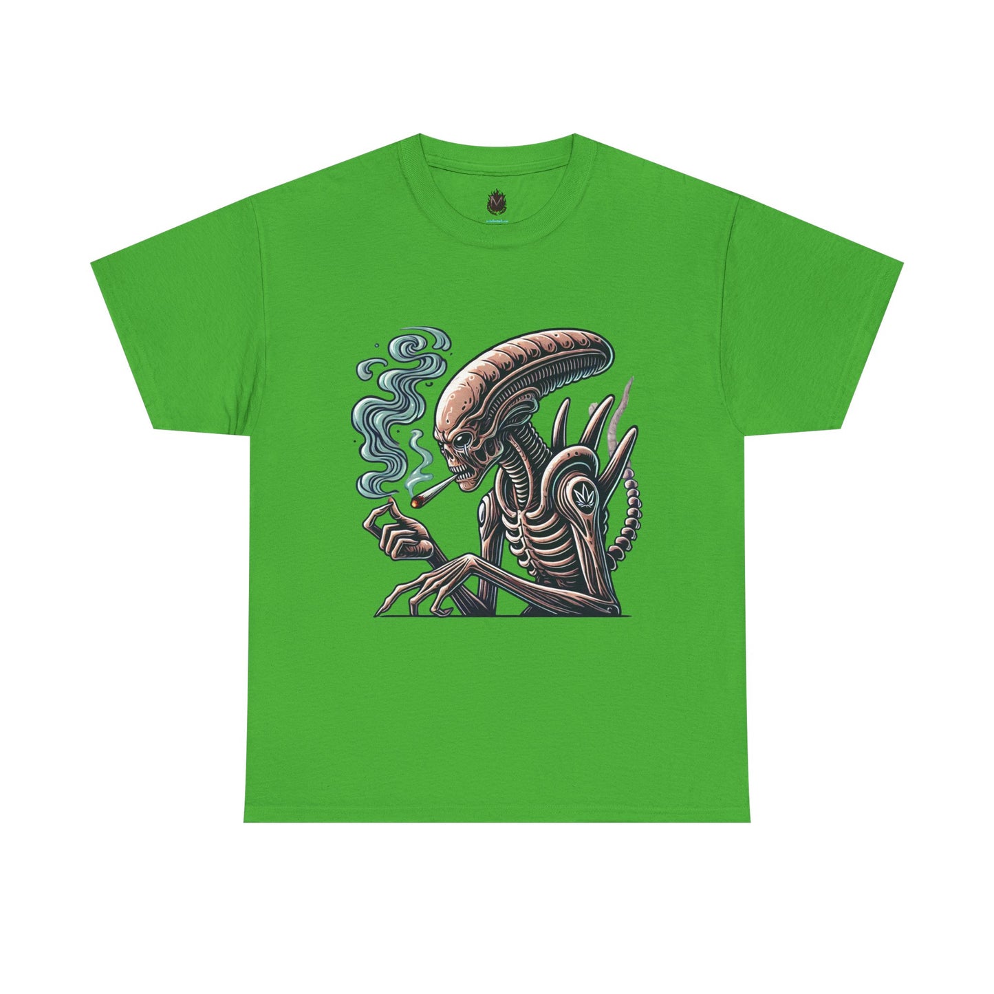 Alien Smoking Graphic Tee — Retro Sci‑Fi Xenomorph Illustration