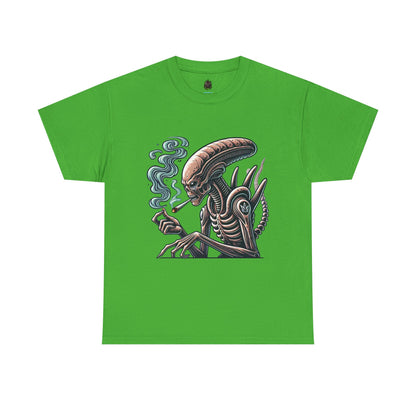 Alien Smoking Graphic Tee — Retro Sci‑Fi Xenomorph Illustration