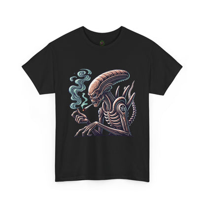 Alien Smoking Graphic Tee — Retro Sci‑Fi Xenomorph Illustration