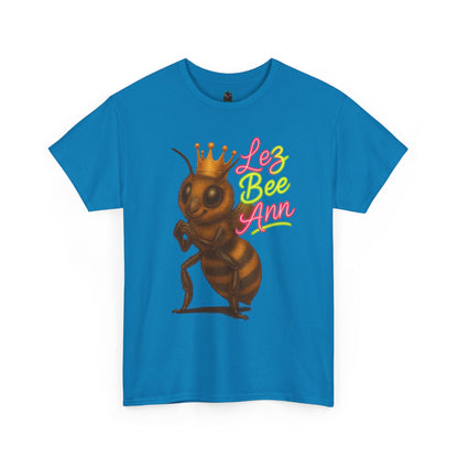 Lez Bee Ann – Funny Queen Bee LGBTQ+ T-Shirt