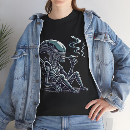 Alien Smoking Graphic Tee — Retro Sci‑Fi Xenomorph T-Shirt