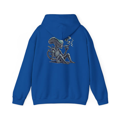 Alien Chill Hoodie – Retro Smoking Xenomorph Graphic Pullover