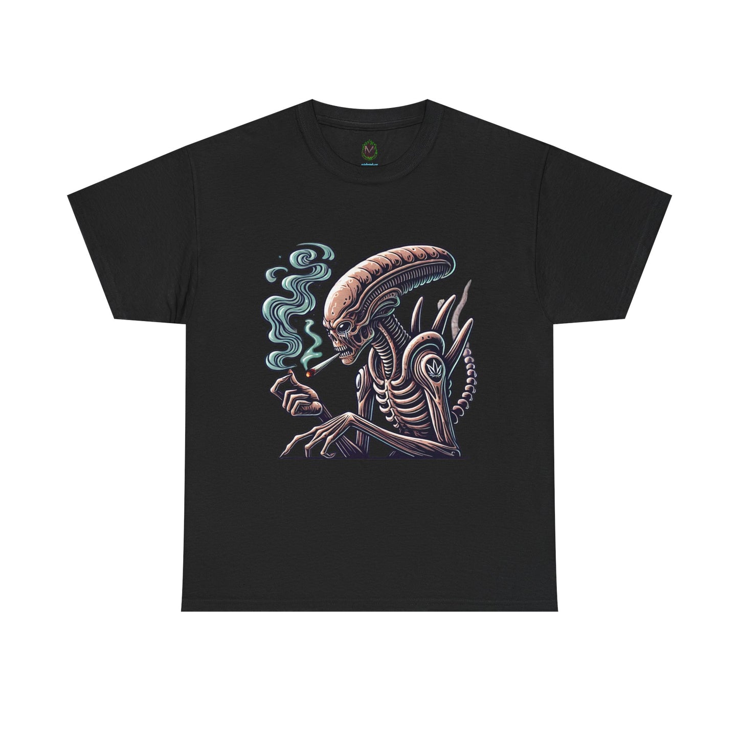 Alien Smoking Graphic Tee — Retro Sci‑Fi Xenomorph Illustration