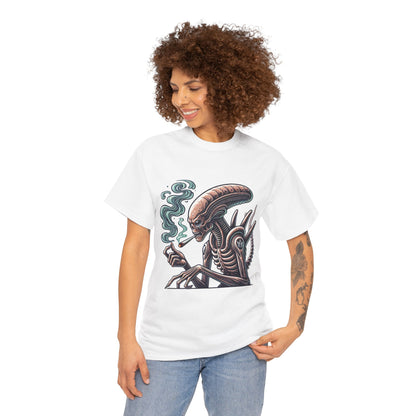 Alien Smoking Graphic Tee — Retro Sci‑Fi Xenomorph Illustration