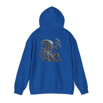 Alien Chill Hoodie – Retro Smoking Xenomorph Graphic Pullover