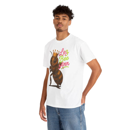 Lez Bee Ann – Funny Queen Bee LGBTQ+ T-Shirt