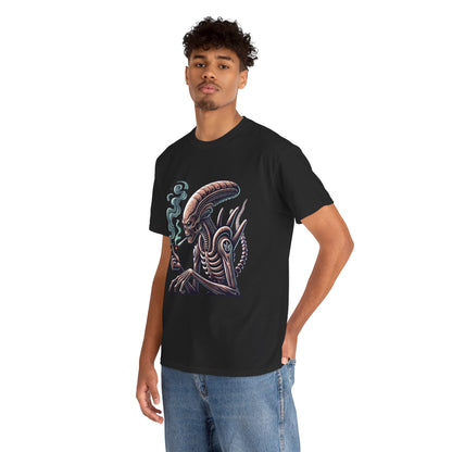 Alien Smoking Graphic Tee — Retro Sci‑Fi Xenomorph Illustration