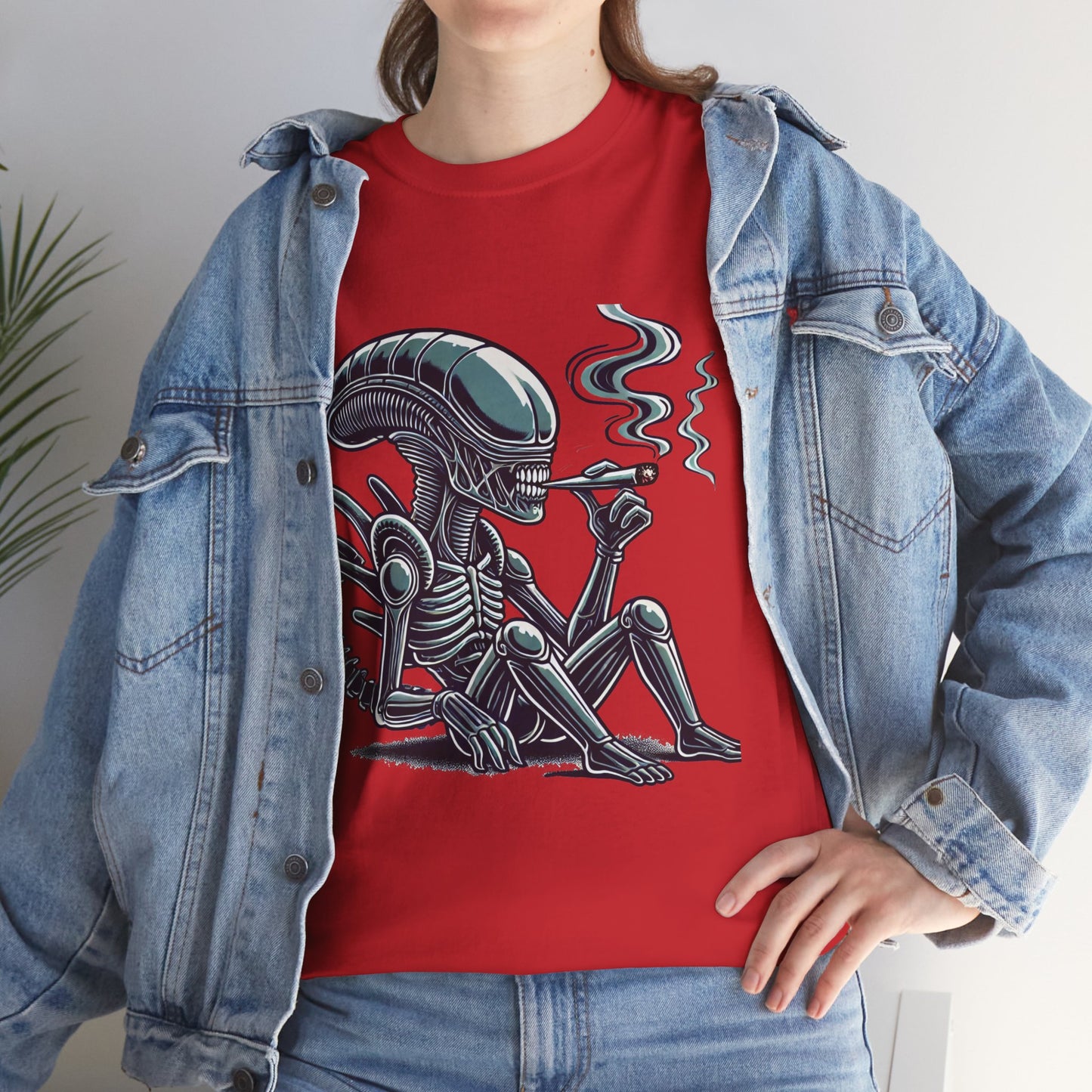 Alien Smoking Graphic Tee — Retro Sci‑Fi Xenomorph T-Shirt