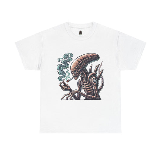 Alien Smoking Graphic Tee — Retro Sci‑Fi Xenomorph Illustration
